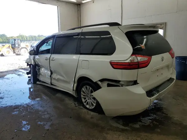 5TDYK3DC7GS694289 2016 TOYOTA SIENNA - Image 2