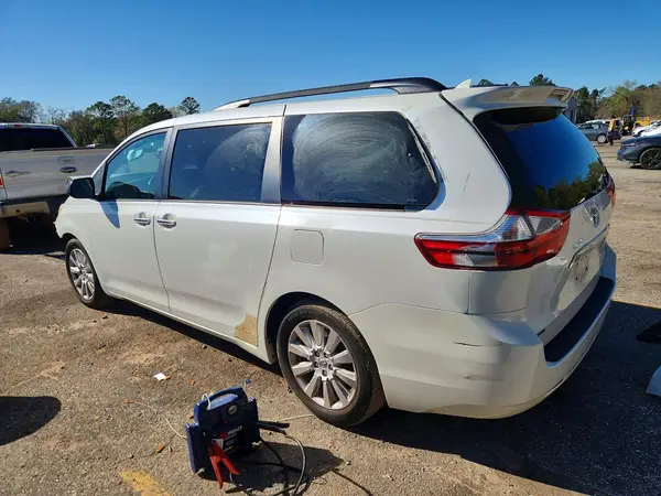 5TDYK3DC7GS696690 2016 TOYOTA SIENNA - Image 2