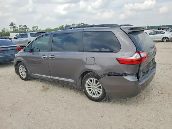 5TDYK3DC7GS698021 2016 TOYOTA SIENNA - Image 2