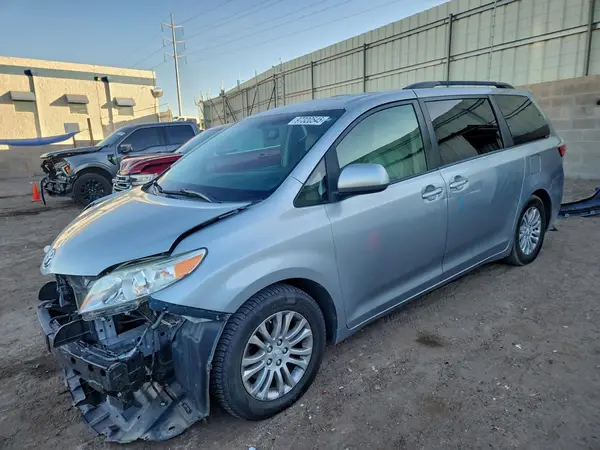 5TDYK3DC7GS702939 2016 TOYOTA SIENNA - Image 1