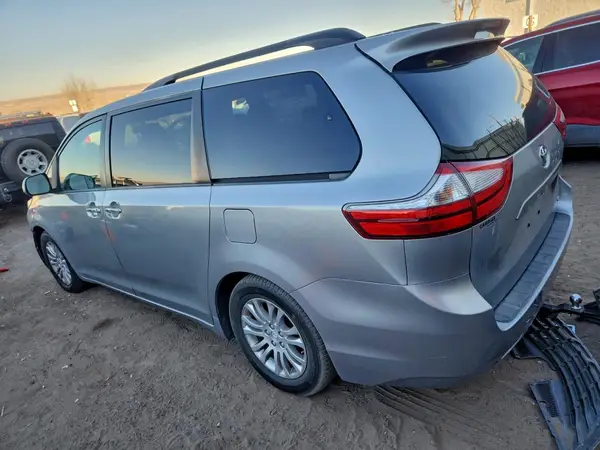 5TDYK3DC7GS702939 2016 TOYOTA SIENNA - Image 2