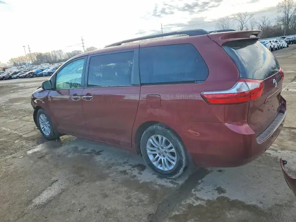 5TDYK3DC7GS704559 2016 TOYOTA SIENNA - Image 2