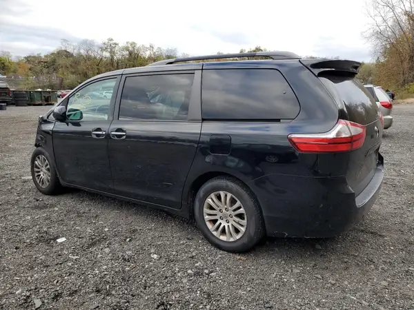 5TDYK3DC7GS706361 2016 TOYOTA SIENNA - Image 2