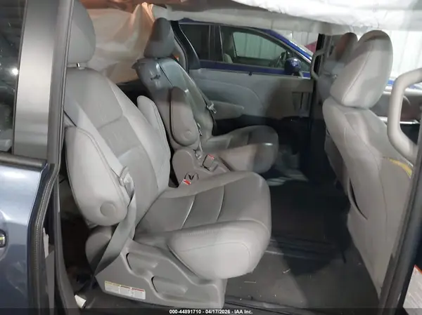 5TDYK3DC7GS710653 2016 TOYOTA SIENNA - Image 8