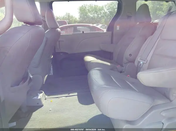 5TDYK3DC7GS711964 2016 TOYOTA SIENNA - Image 8