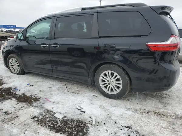 5TDYK3DC7GS713553 2016 TOYOTA SIENNA - Image 2