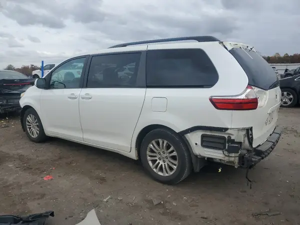 5TDYK3DC7GS715030 2016 TOYOTA SIENNA - Image 2