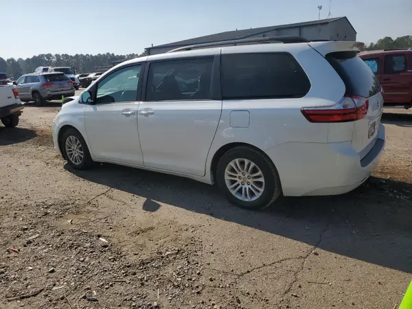5TDYK3DC7GS716632 2016 TOYOTA SIENNA - Image 2