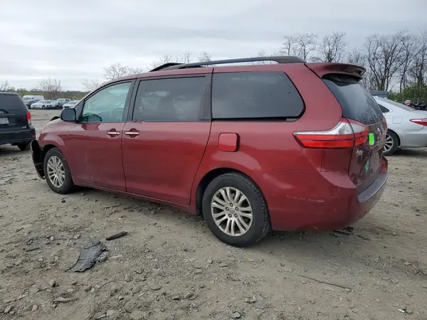5TDYK3DC7GS718168 2016 TOYOTA SIENNA - Image 2