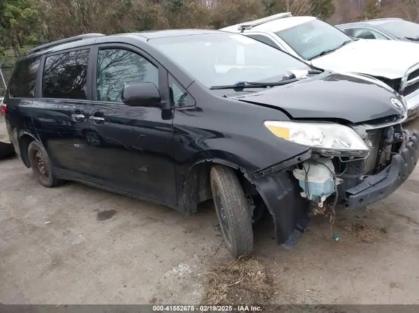 5TDYK3DC7GS719031 2016 TOYOTA SIENNA - Image 1