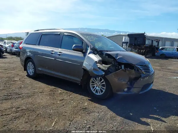 5TDYK3DC7GS719398 2016 TOYOTA SIENNA - Image 1