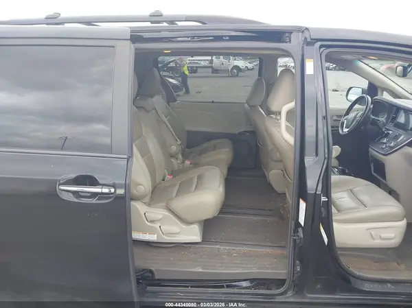 5TDYK3DC7GS722205 2016 TOYOTA SIENNA - Image 8