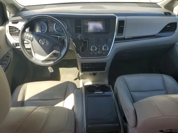 5TDYK3DC7GS722785 2016 TOYOTA SIENNA - Image 8