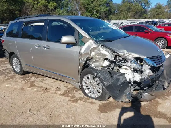 5TDYK3DC7GS725864 2016 TOYOTA SIENNA - Image 1