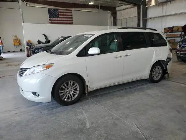 5TDYK3DC7GS727145 2016 TOYOTA SIENNA - Image 1