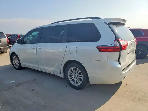 5TDYK3DC7GS728487 2016 TOYOTA SIENNA - Image 2