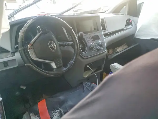 5TDYK3DC7GS728893 2016 TOYOTA SIENNA - Image 8