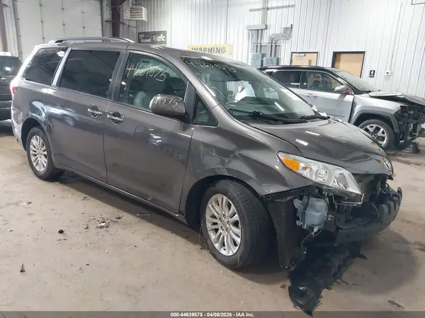 5TDYK3DC7GS732250 2016 TOYOTA SIENNA - Image 1