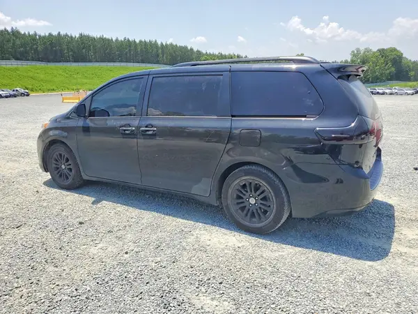 5TDYK3DC7GS733141 2016 TOYOTA SIENNA - Image 2