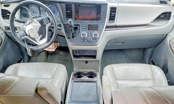 5TDYK3DC7GS736573 2016 TOYOTA SIENNA - Image 8