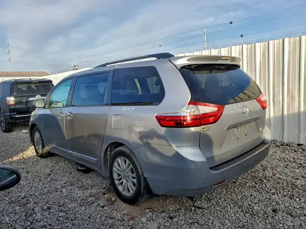 5TDYK3DC7GS736881 2016 TOYOTA SIENNA - Image 2