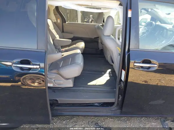 5TDYK3DC7GS737464 2016 TOYOTA SIENNA - Image 8