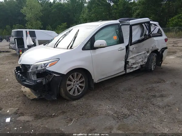 5TDYK3DC7GS738274 2016 TOYOTA SIENNA - Image 2