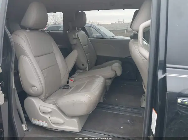 5TDYK3DC7GS738758 2016 TOYOTA SIENNA - Image 8