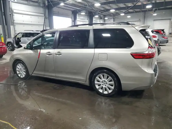 5TDYK3DC7GS740798 2016 TOYOTA SIENNA - Image 2