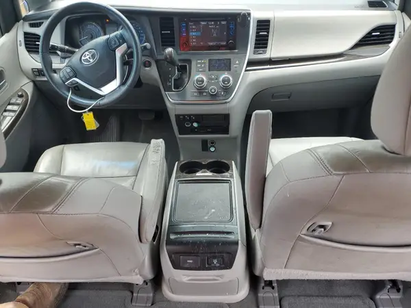 5TDYK3DC7GS741384 2016 TOYOTA SIENNA - Image 8