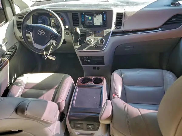 5TDYK3DC7GS756208 2016 TOYOTA SIENNA - Image 8