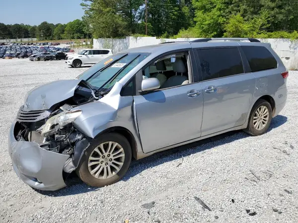 5TDYK3DC7GS758895 2016 TOYOTA SIENNA - Image 1