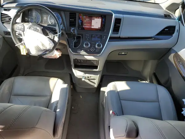 5TDYK3DC7GS761733 2016 TOYOTA SIENNA - Image 8