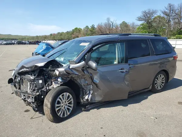 5TDYK3DC7GS763319 2016 TOYOTA SIENNA - Image 1