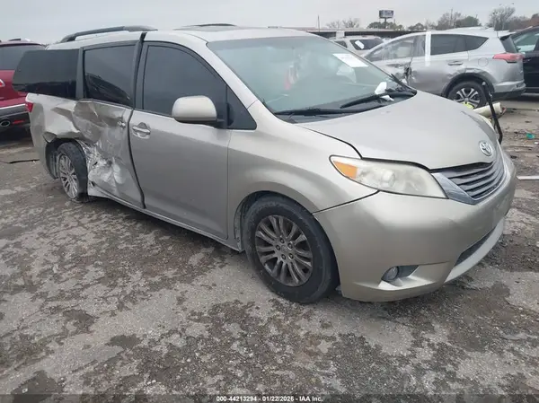 5TDYK3DC8GS691661 2016 TOYOTA SIENNA - Image 1