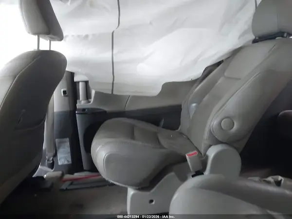 5TDYK3DC8GS691661 2016 TOYOTA SIENNA - Image 8