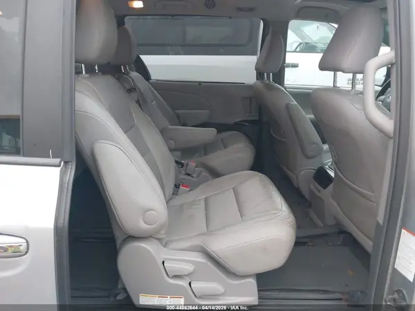 5TDYK3DC8GS692485 2016 TOYOTA SIENNA - Image 8