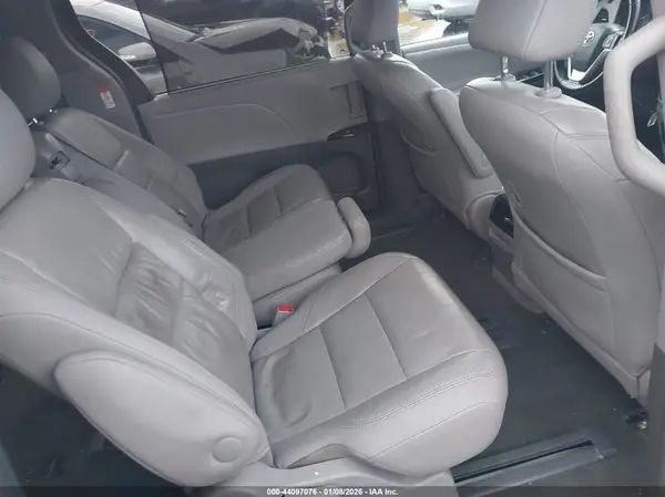 5TDYK3DC8GS693183 2016 TOYOTA SIENNA - Image 8