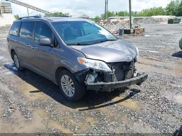 5TDYK3DC8GS696620 2016 TOYOTA SIENNA - Image 1