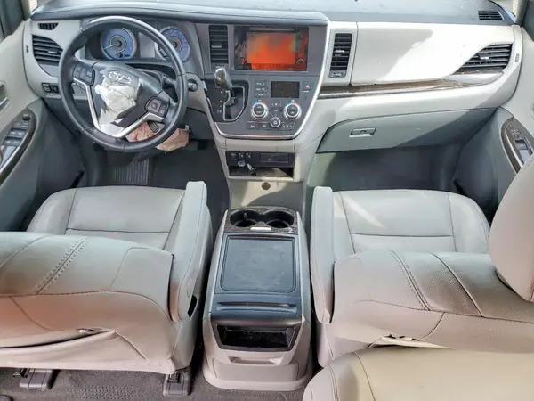 5TDYK3DC8GS696665 2016 TOYOTA SIENNA - Image 8