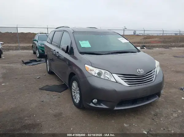 5TDYK3DC8GS704330 2016 TOYOTA SIENNA - Image 1