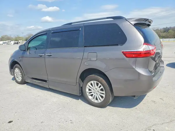 5TDYK3DC8GS705493 2016 TOYOTA SIENNA - Image 2