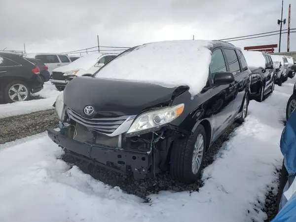 5TDYK3DC8GS705932 2016 TOYOTA SIENNA - Image 1
