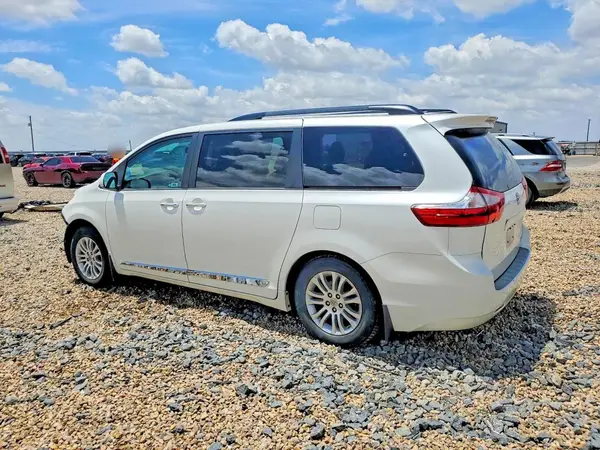 5TDYK3DC8GS706062 2016 TOYOTA SIENNA - Image 2