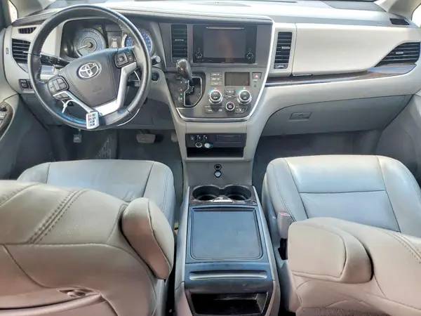 5TDYK3DC8GS706062 2016 TOYOTA SIENNA - Image 8