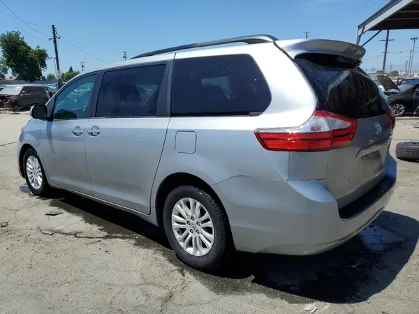 5TDYK3DC8GS706644 2016 TOYOTA SIENNA - Image 2