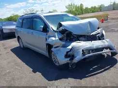 5TDYK3DC8GS713576 2016 TOYOTA SIENNA