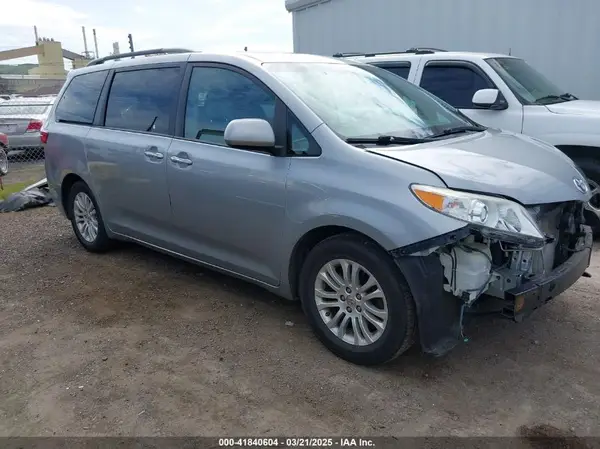 5TDYK3DC8GS717370 2016 TOYOTA SIENNA - Image 1