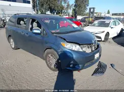 5TDYK3DC8GS720852 2016 TOYOTA SIENNA