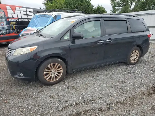 5TDYK3DC8GS727333 2016 TOYOTA SIENNA - Image 1